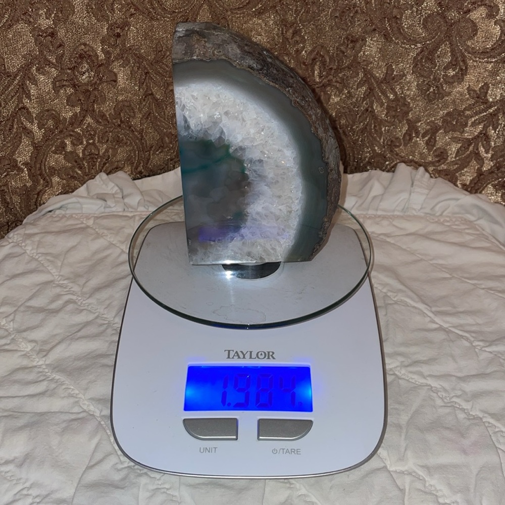 Vintage Natural Agate Geode with crystals.  Beautiful piece. - Picture 7 of 7